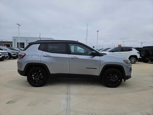 2024 Jeep Compass COMPASS LATITUDE 4X4