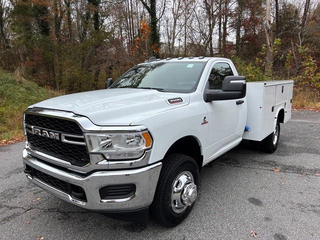 2024 RAM Ram 3500 Chassis Cab RAM 3500 TRADESMAN CHASSIS REGULAR CAB 4X4 60 CA