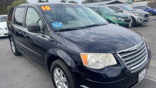 2010 Chrysler Town & Country New LX