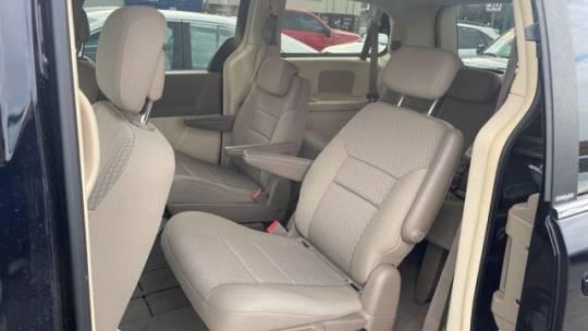 2010 Chrysler Town & Country New LX