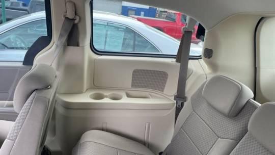 2010 Chrysler Town & Country New LX