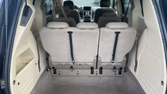 2010 Chrysler Town & Country New LX