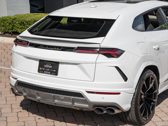2022 Lamborghini Urus 