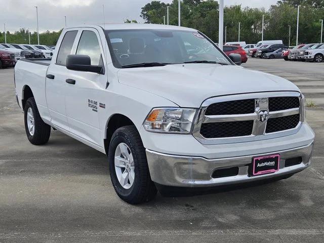 2023 RAM Ram 1500 Classic RAM 1500 CLASSIC TRADESMAN QUAD CAB 4X4 64 BOX