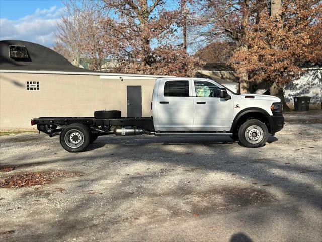 2024 RAM Ram 5500 Chassis Cab RAM 5500 TRADESMAN CHASSIS CREW CAB 4X4 84 CA 2024 RAM Ram 5500 Chassis Cab RAM 5500 TRADESMAN CHASSIS CREW CAB 4X4 84 CA