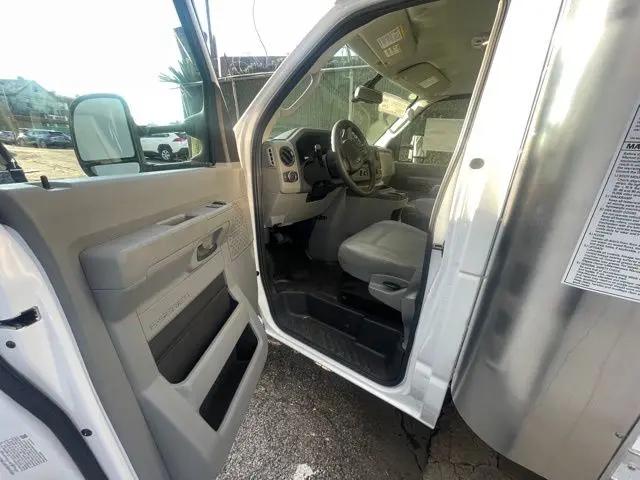 2024 Ford E-450 Cutaway Base