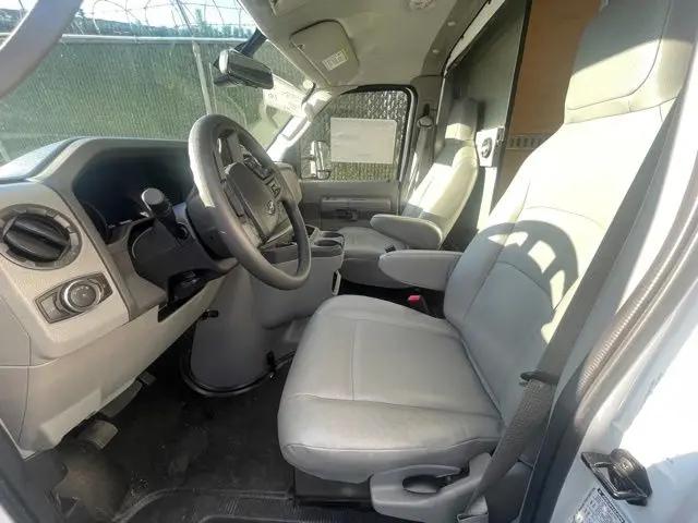 2024 Ford E-450 Cutaway Base