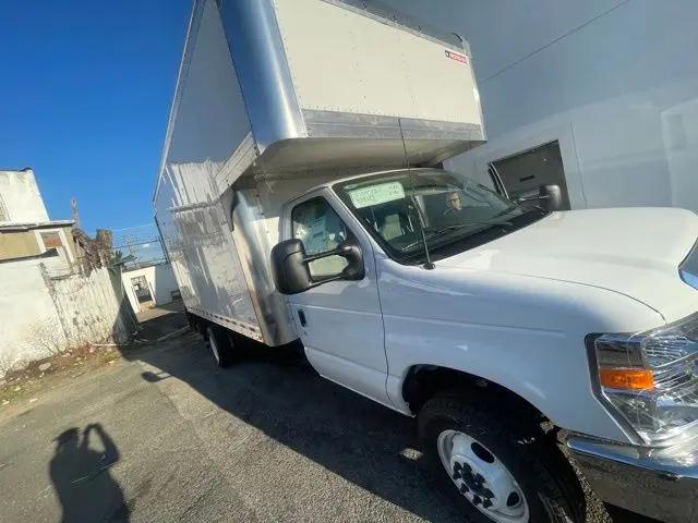 2024 Ford E-450 Cutaway Base