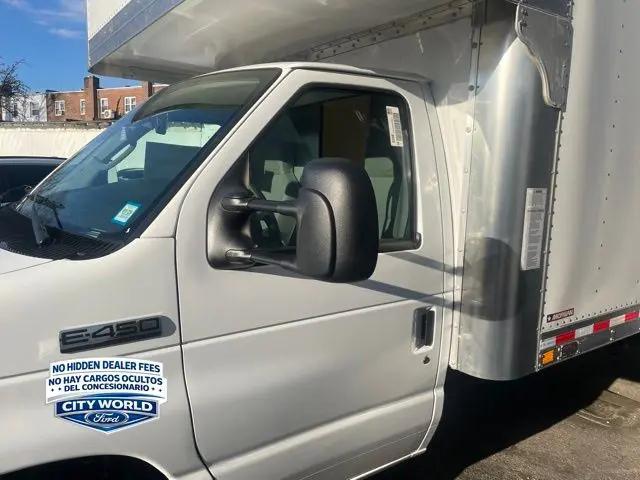 2024 Ford E-450 Cutaway Base