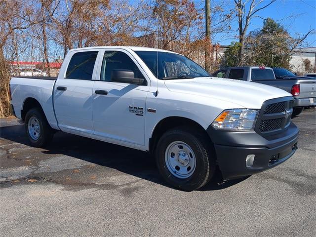 2023 RAM Ram 1500 Classic RAM 1500 CLASSIC TRADESMAN CREW CAB 4X4 57 BOX