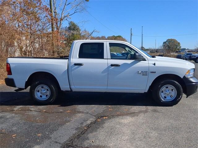 2023 RAM Ram 1500 Classic RAM 1500 CLASSIC TRADESMAN CREW CAB 4X4 57 BOX