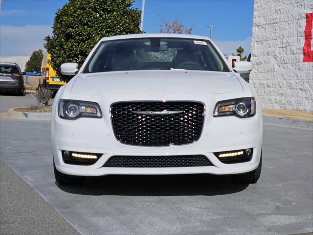 2023 Chrysler Chrysler 300 300 TOURING L RWD