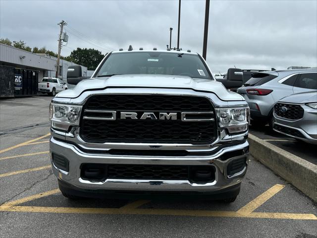 2024 RAM Ram 3500 RAM 3500 TRADESMAN CREW CAB 4X4 8 BOX