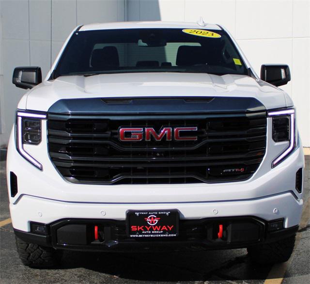 2023 GMC Sierra 1500 4WD Crew Cab Short Box AT4