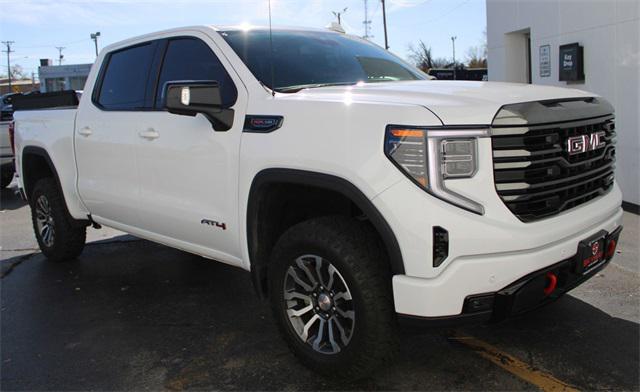2023 GMC Sierra 1500 4WD Crew Cab Short Box AT4