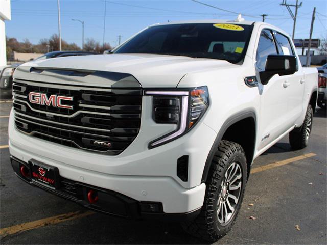 2023 GMC Sierra 1500 4WD Crew Cab Short Box AT4