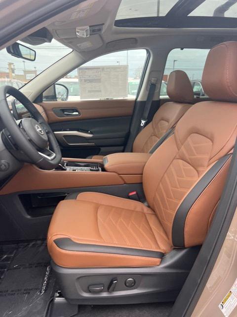 2024 Nissan Pathfinder Platinum 4WD