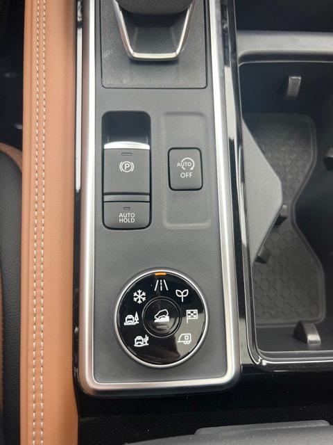 2024 Nissan Pathfinder Platinum 4WD