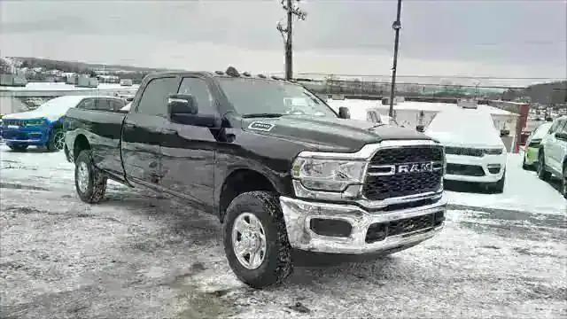 2024 RAM Ram 3500 RAM 3500 TRADESMAN CREW CAB 4X4 8 BOX