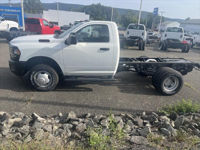 2024 RAM Ram 3500 Chassis Cab RAM 3500 TRADESMAN CHASSIS REGULAR CAB 4X4 60 CA