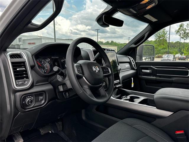 2024 Ram 3500 Big Horn Crew Cab 4x4 8' Box