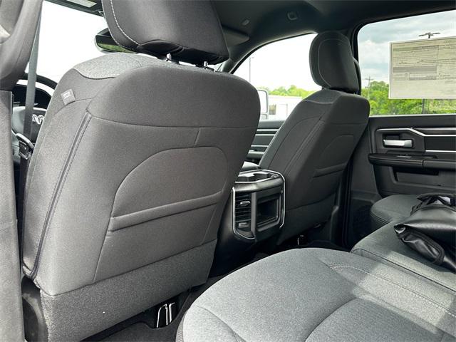 2024 Ram 3500 Big Horn Crew Cab 4x4 8' Box