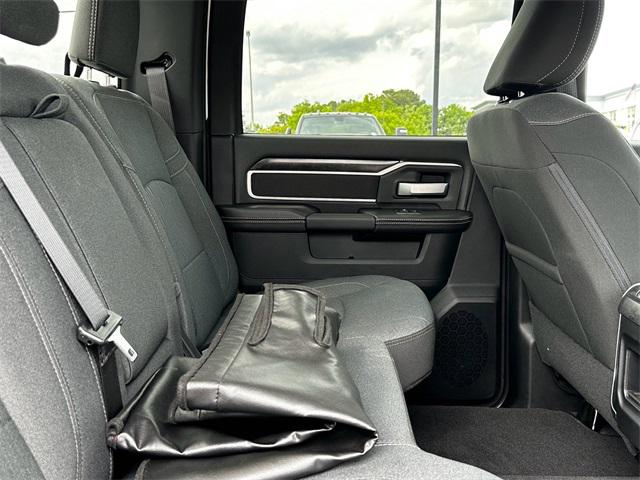 2024 Ram 3500 Big Horn Crew Cab 4x4 8' Box