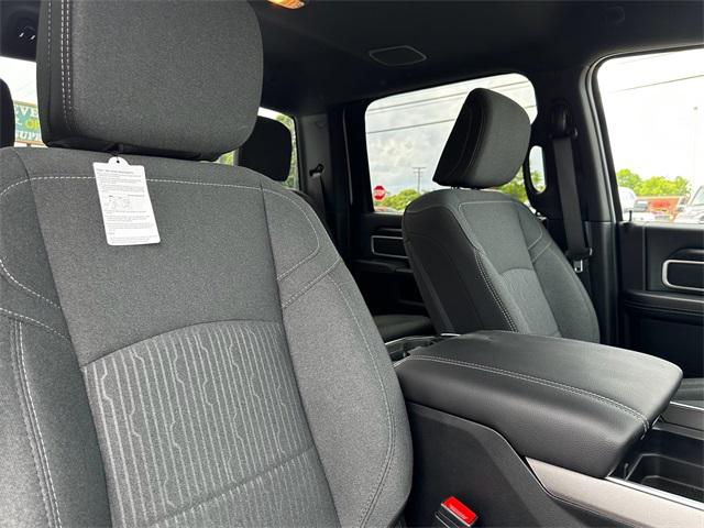 2024 Ram 3500 Big Horn Crew Cab 4x4 8' Box