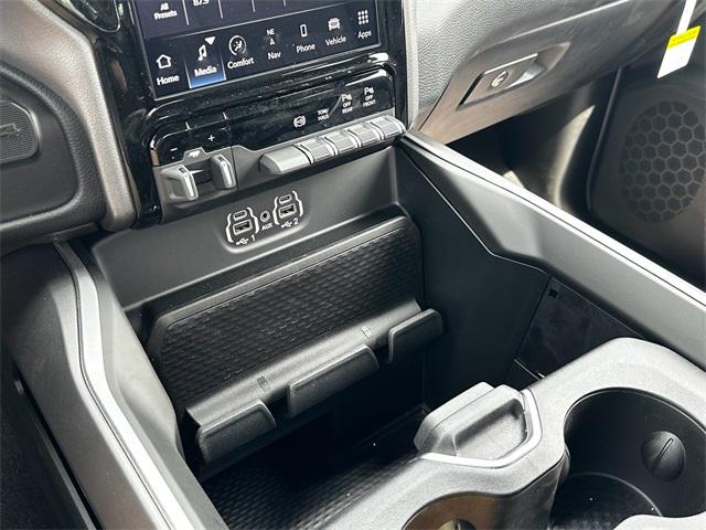 2024 Ram 3500 Big Horn Crew Cab 4x4 8' Box
