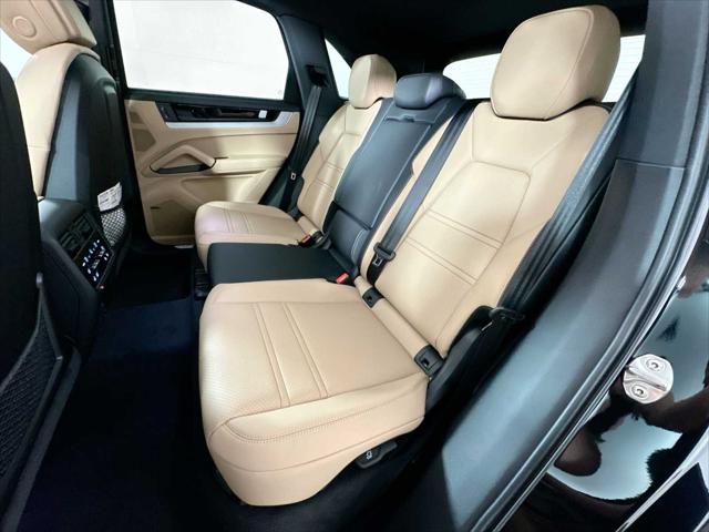 2024 Porsche Cayenne AWD