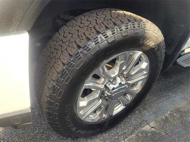 2023 GMC Sierra 2500HD 4WD Crew Cab Standard Bed Denali