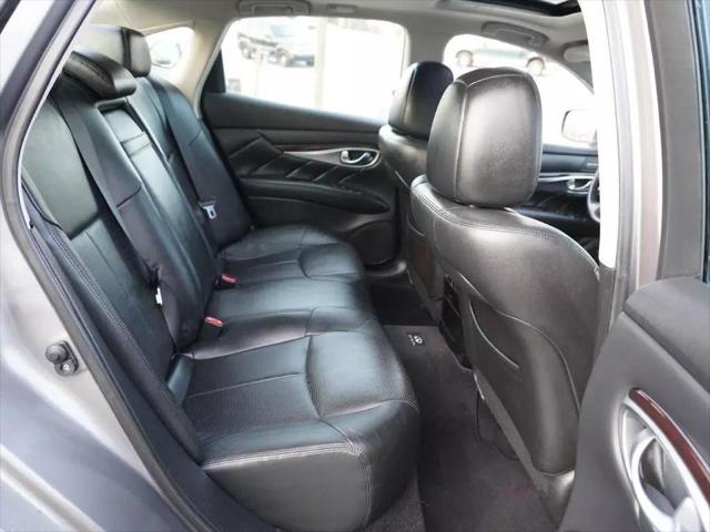 2011 INFINITI M37 BASE