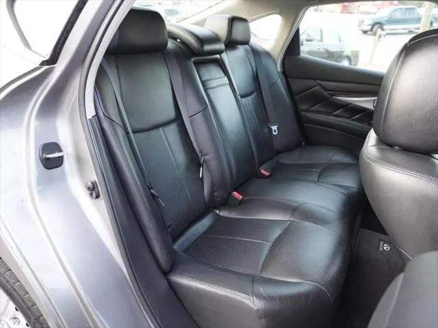 2011 INFINITI M37 BASE