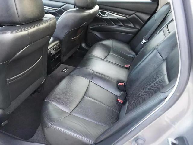 2011 INFINITI M37 BASE