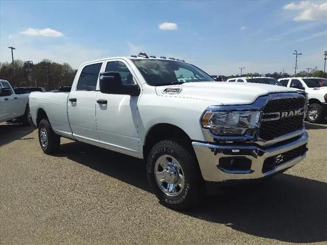 2024 RAM Ram 3500 RAM 3500 TRADESMAN CREW CAB 4X4 8 BOX