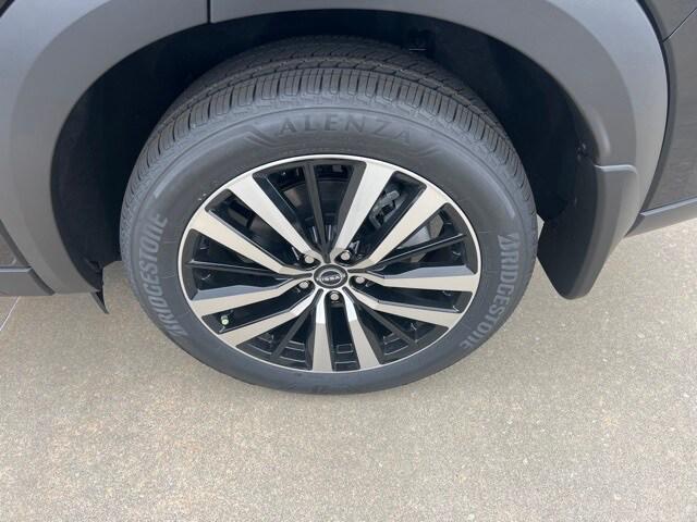 2024 Nissan Pathfinder Platinum FWD