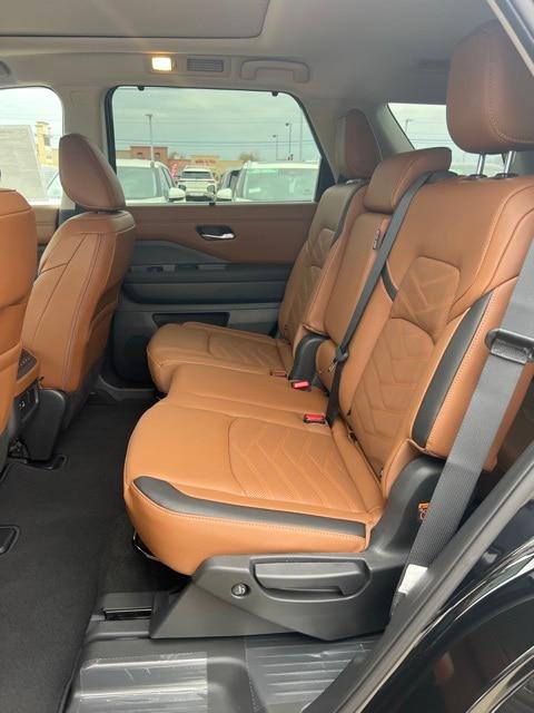 2024 Nissan Pathfinder Platinum FWD