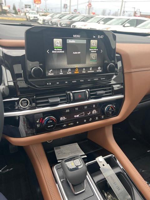 2024 Nissan Pathfinder Platinum FWD