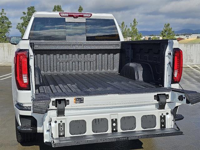 2024 GMC Sierra 1500 4WD Crew Cab Short Box Denali 13