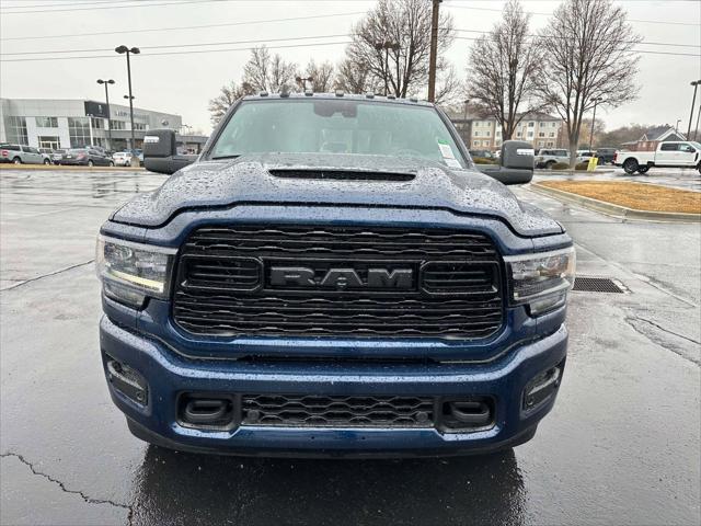 2024 RAM Ram 3500 RAM 3500 LIMITED CREW CAB 4X4 8 BOX