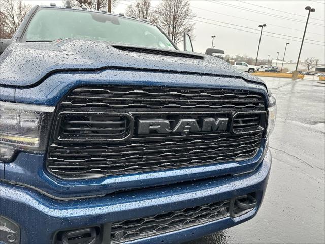 2024 RAM Ram 3500 RAM 3500 LIMITED CREW CAB 4X4 8 BOX