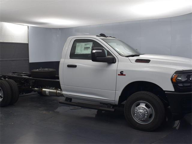 2024 RAM Ram 3500 Chassis Cab RAM 3500 TRADESMAN CHASSIS REGULAR CAB 4X4 84 CA