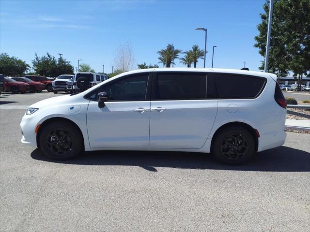 2024 Chrysler Pacifica Hybrid PACIFICA PLUG-IN HYBRID S APPEARANCE