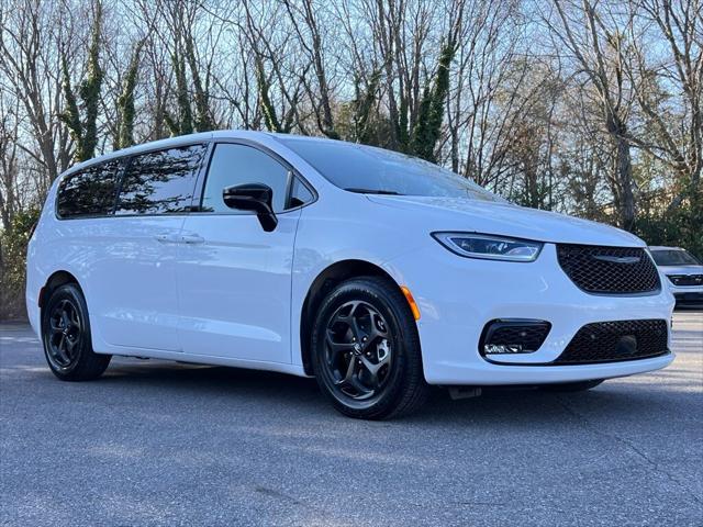 2024 Chrysler Pacifica Hybrid PACIFICA PLUG-IN HYBRID S APPEARANCE