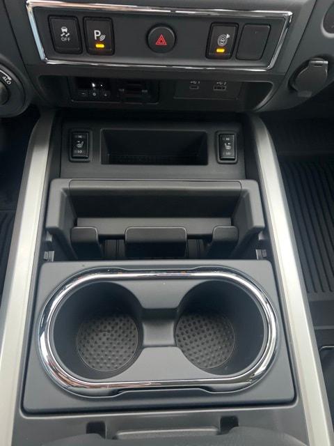 2024 Nissan Titan Crew Cab SV 4x4
