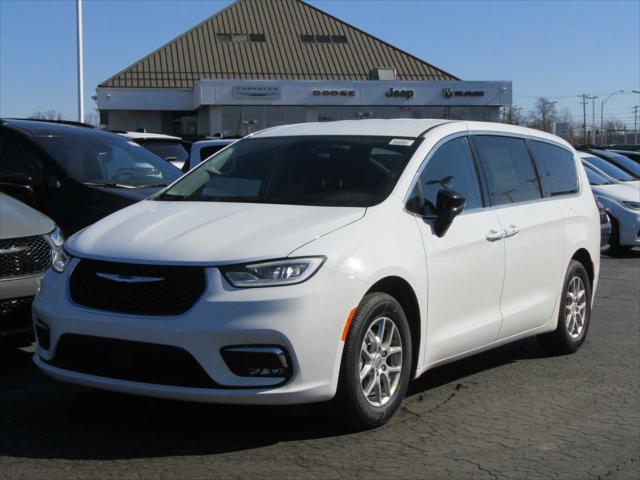 2024 Chrysler Pacifica PACIFICA TOURING L