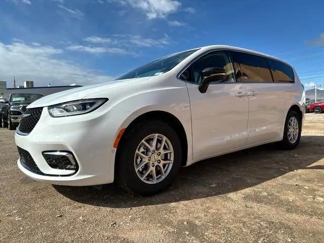 2024 Chrysler Pacifica PACIFICA TOURING L