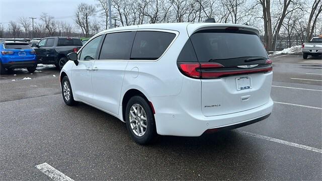 2024 Chrysler Pacifica PACIFICA TOURING L