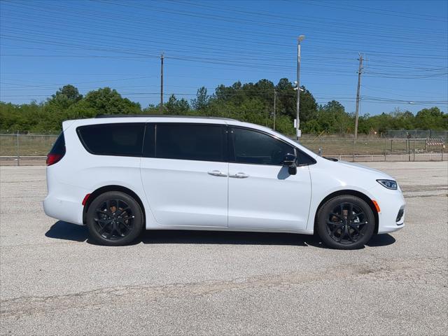 2024 Chrysler Pacifica PACIFICA TOURING L