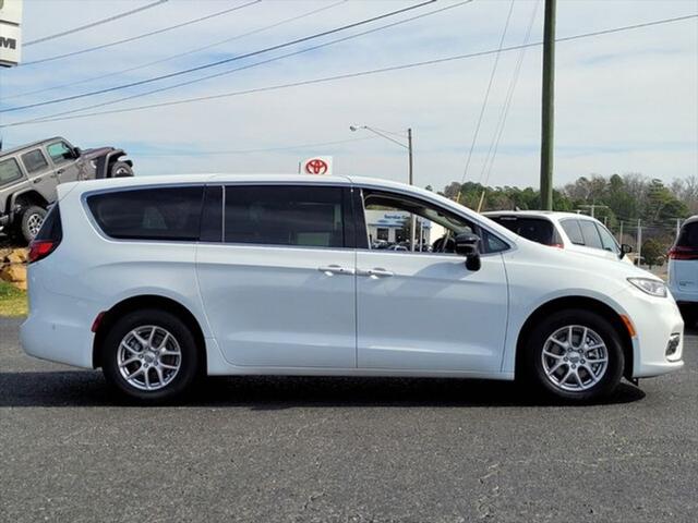 2024 Chrysler Pacifica PACIFICA TOURING L